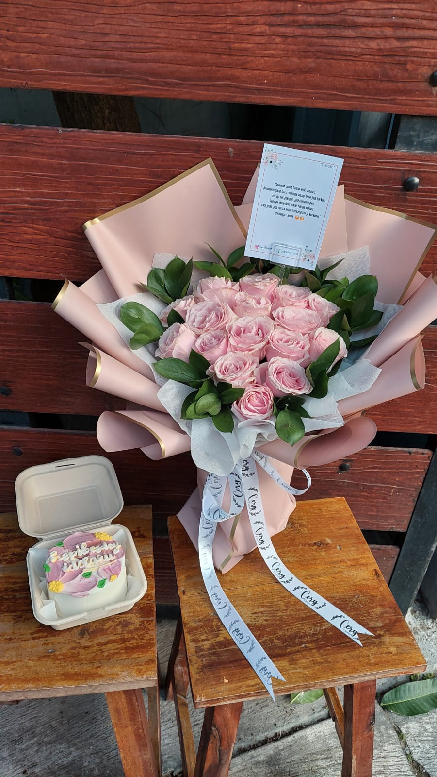 Buket Bunga Segar & Cake 425k